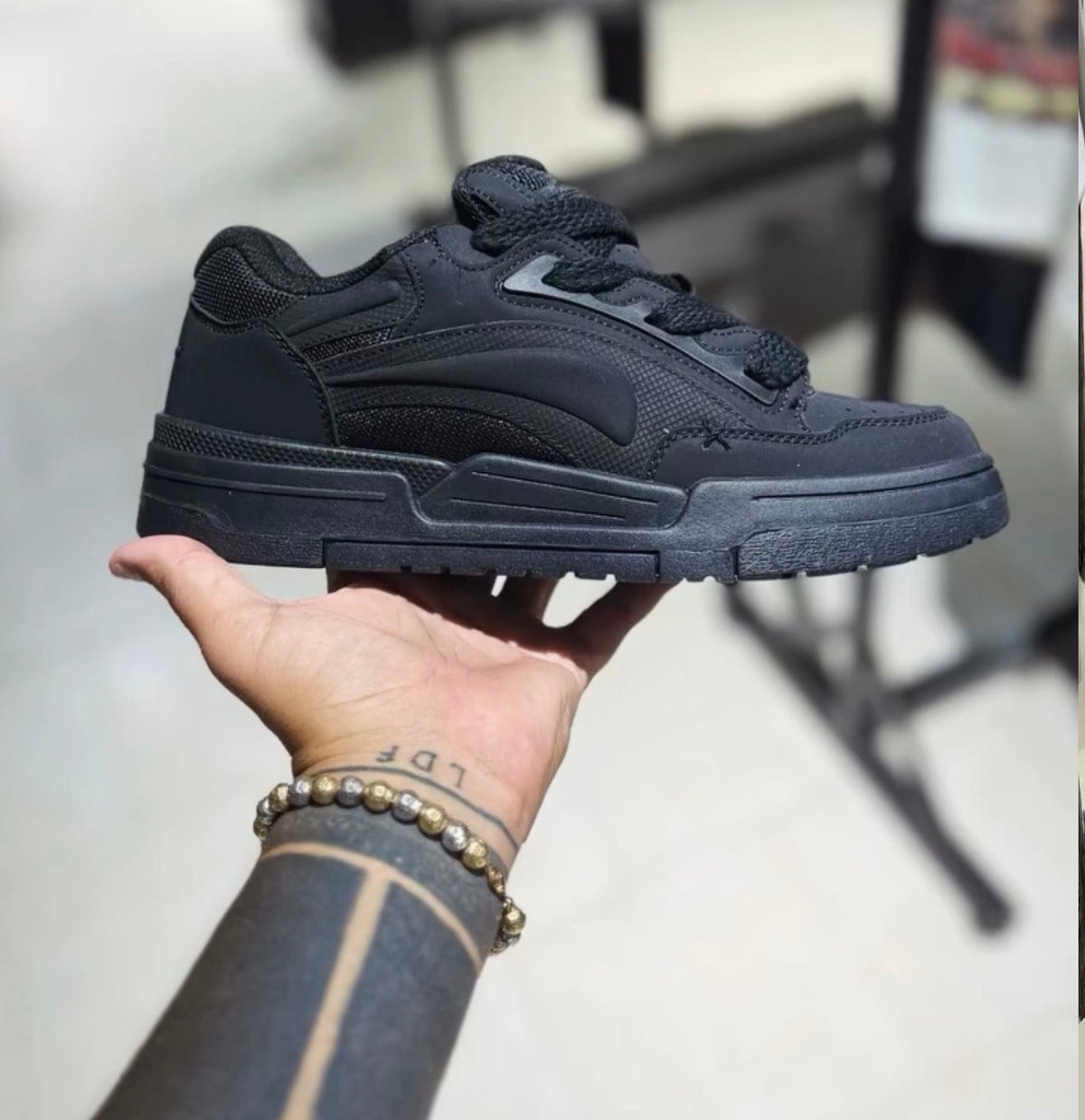 SCARPE classic fit BLACK